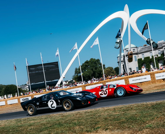 Лиам Лоусон в Гудвуде пилотирует исторический Ford GT40